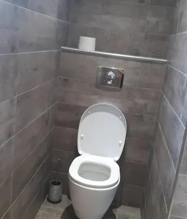Avec Piscine Chauffee Entre Terre Et