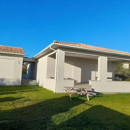 Villa Avec Piscine Chauffee Entre Terre Et